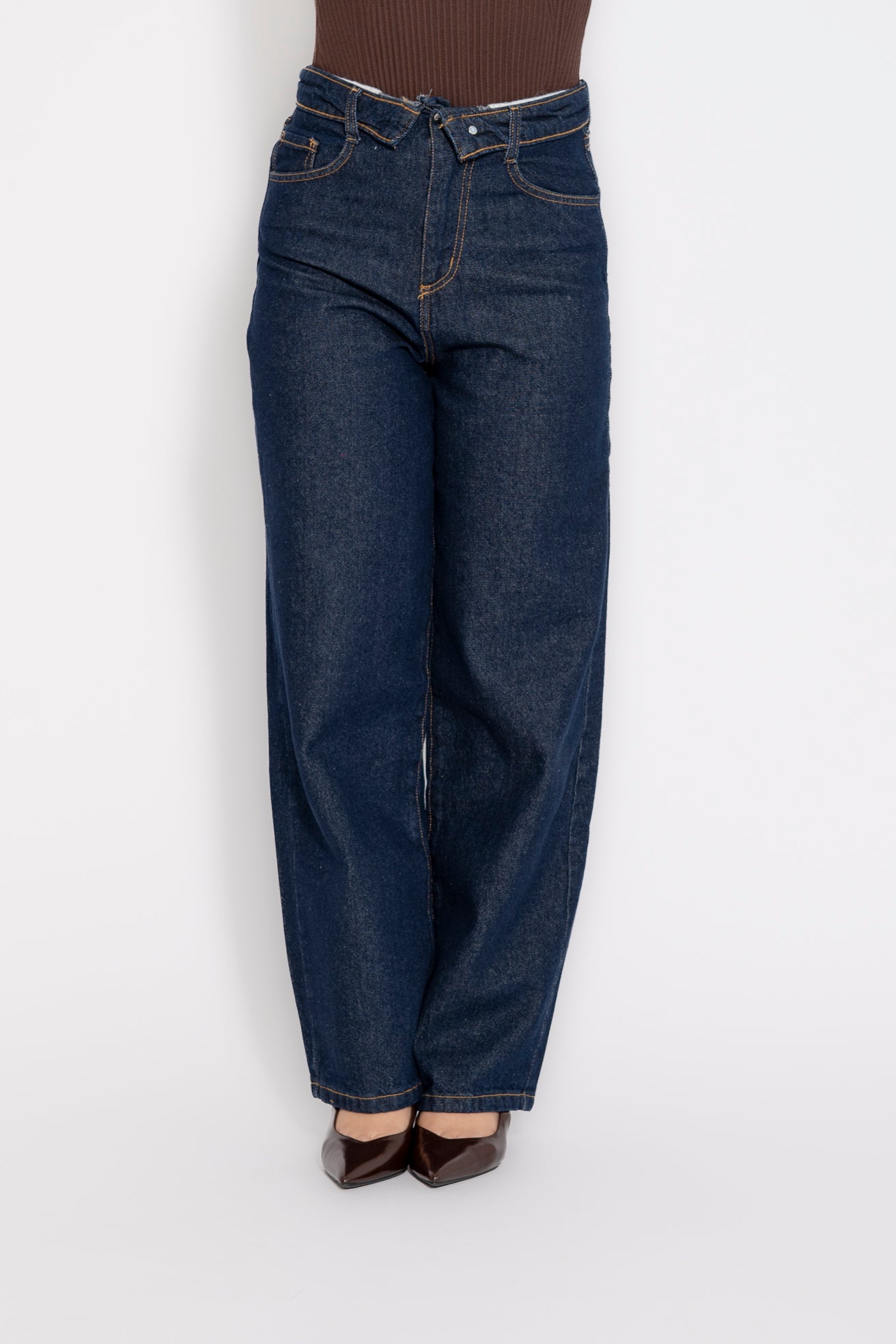 Jeans con risvolto in vita