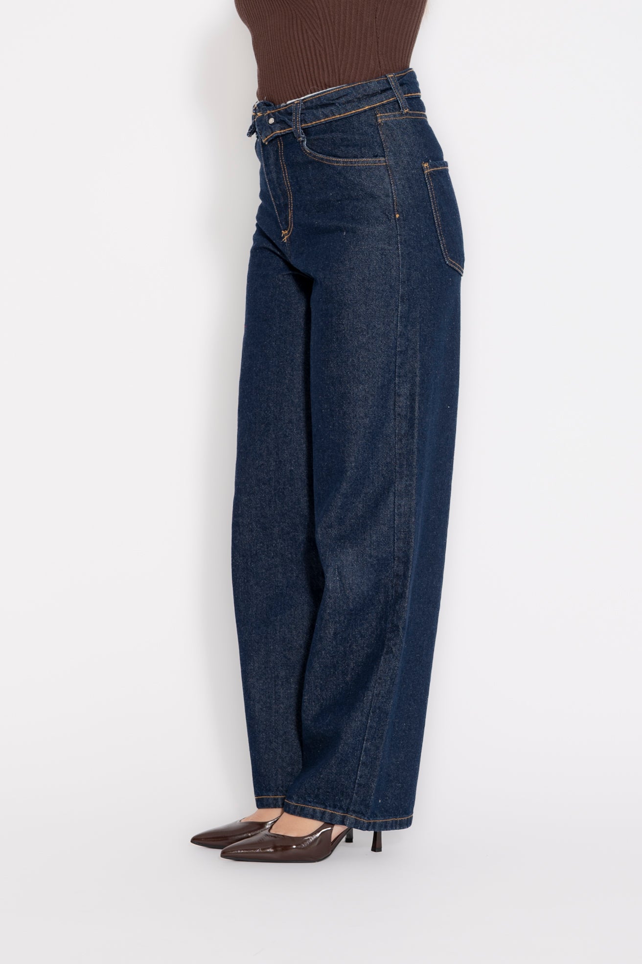 Jeans con risvolto in vita