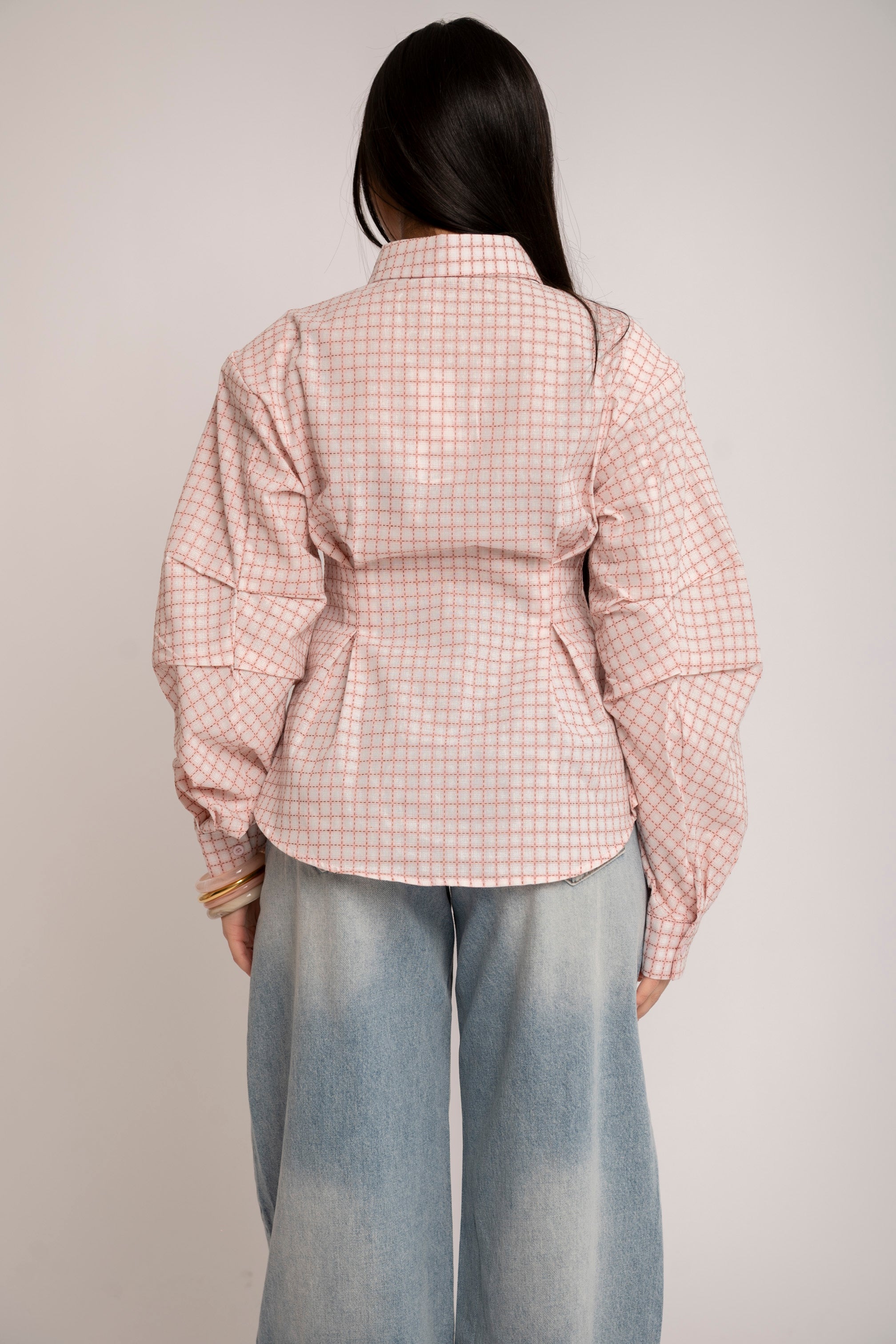 Camicia con bottone asimmetrico pink