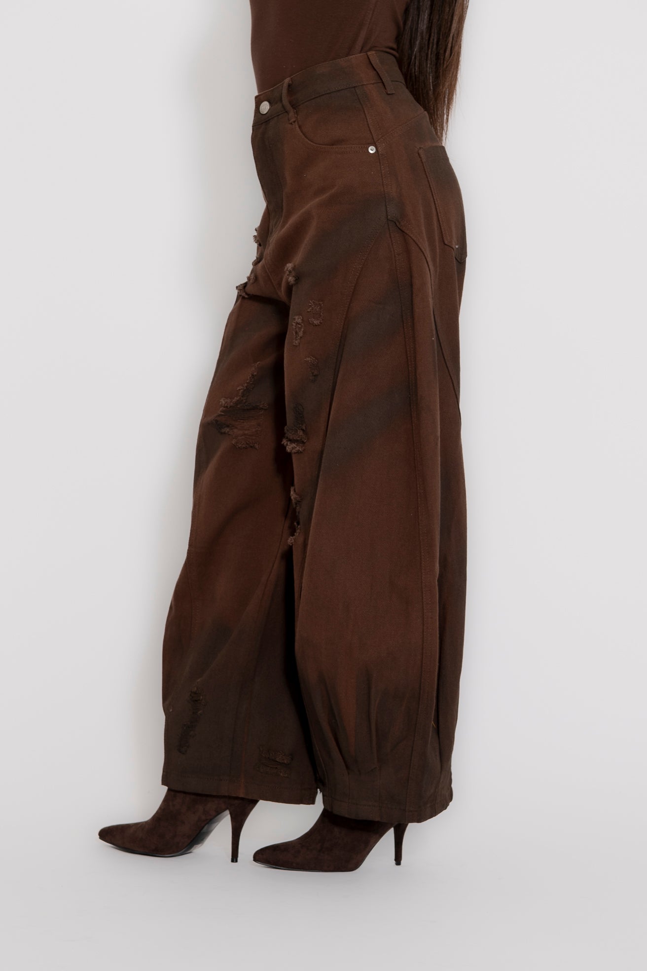 Jeans ballon con strappi brown