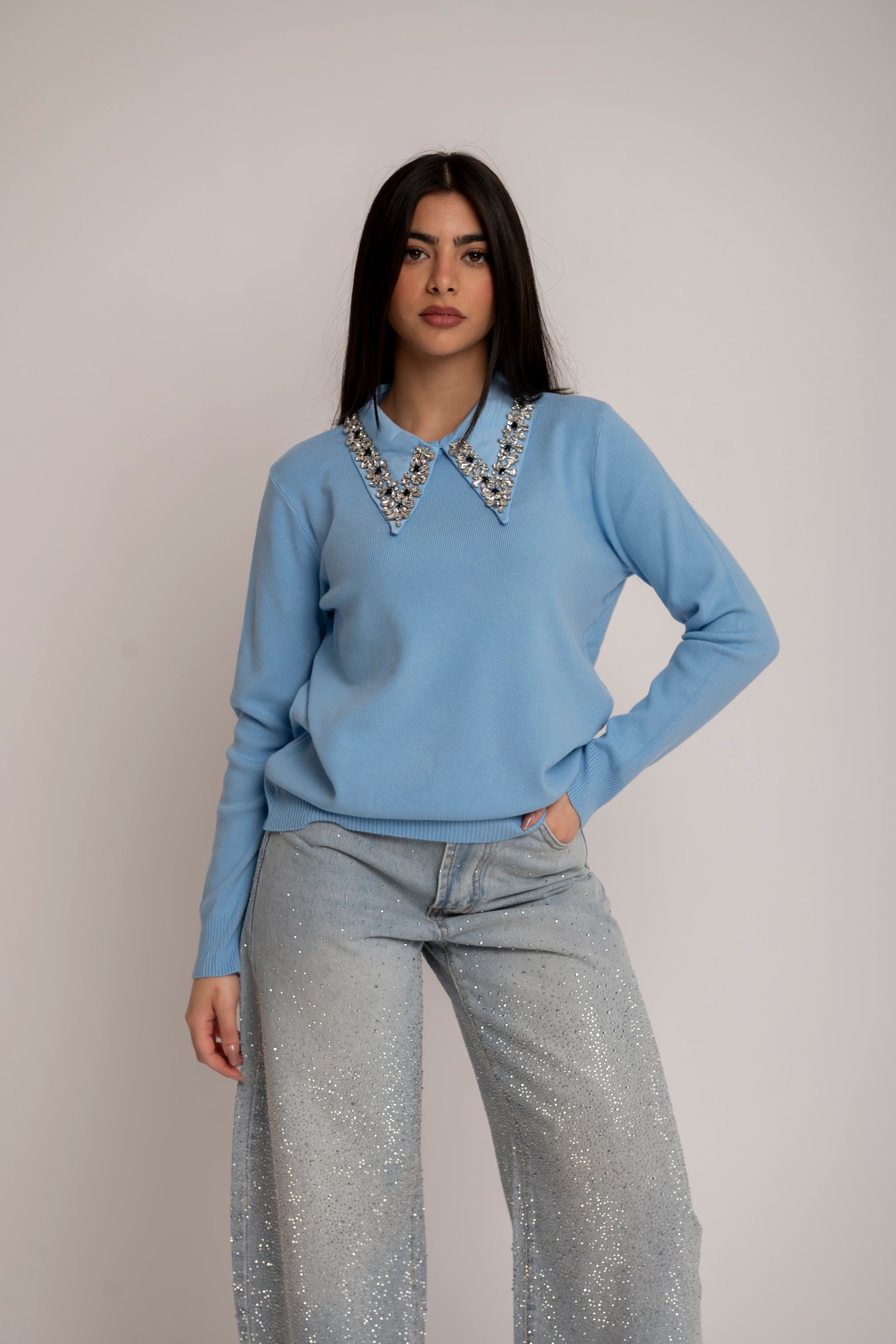 Pull con colletto strass
