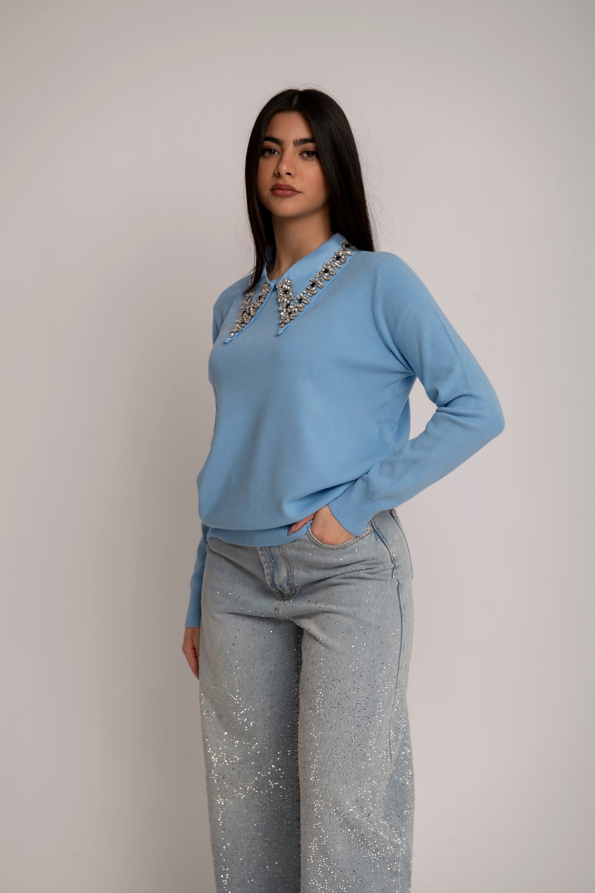 Pull con colletto strass