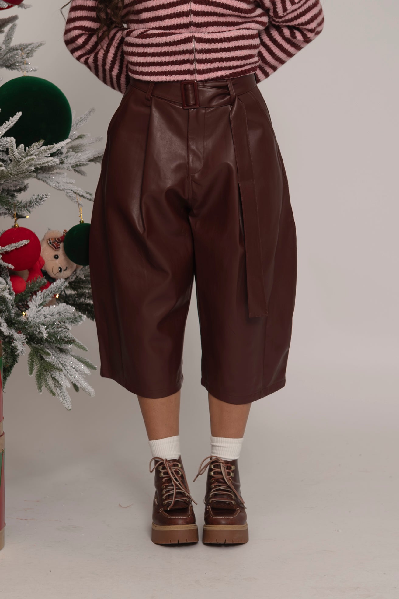 Bermuda in ecopelle bordeaux