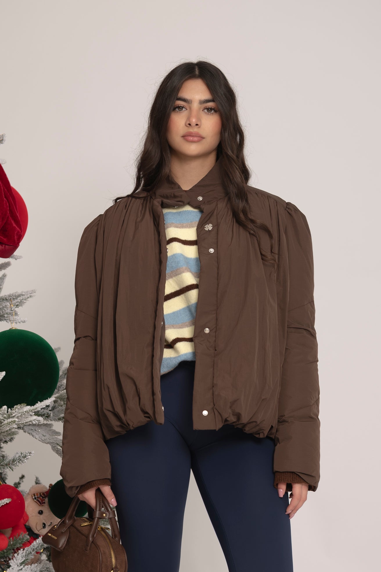 Bomber crop con cintura