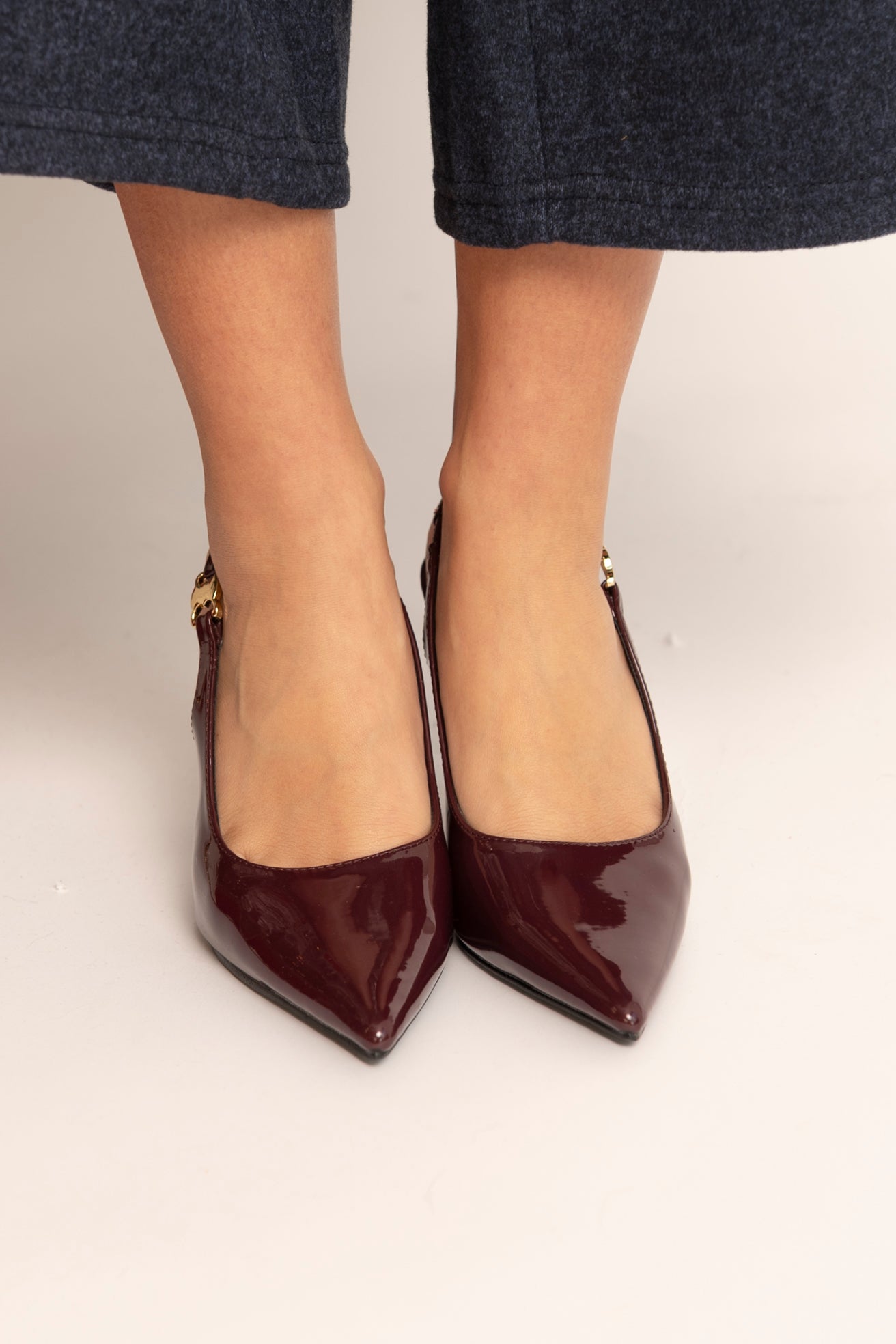 Décolleté con dettaglio gold