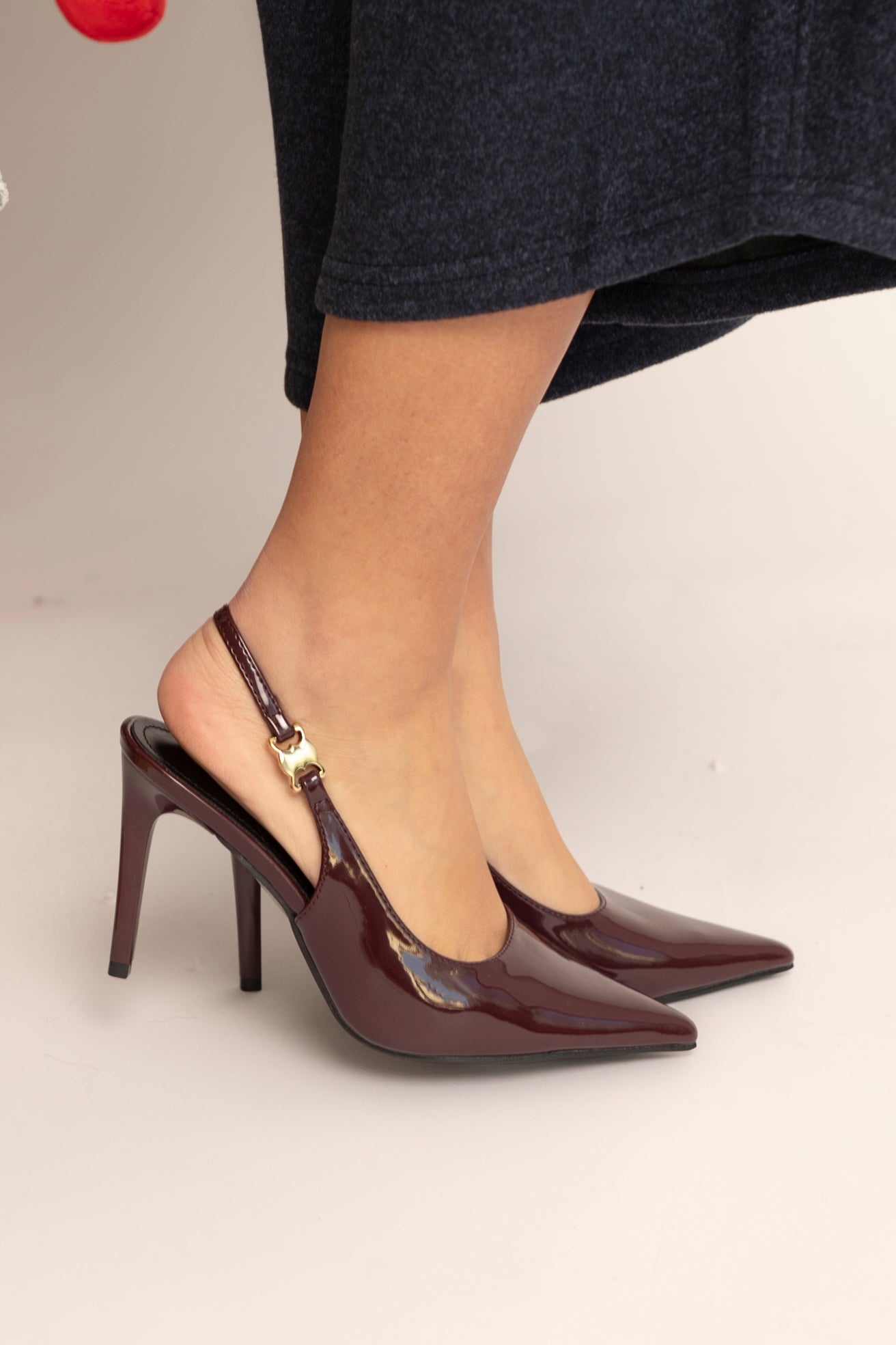 Décolleté con dettaglio gold