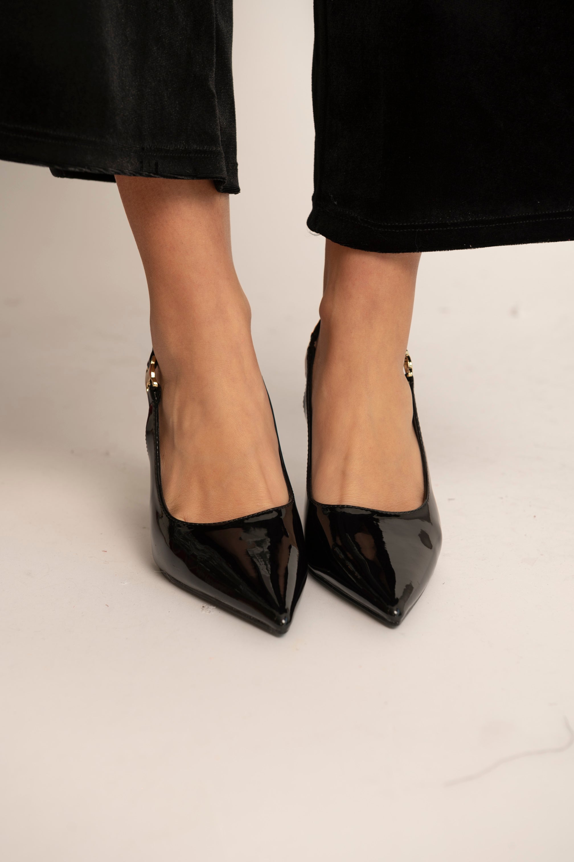 Décolleté con dettaglio gold