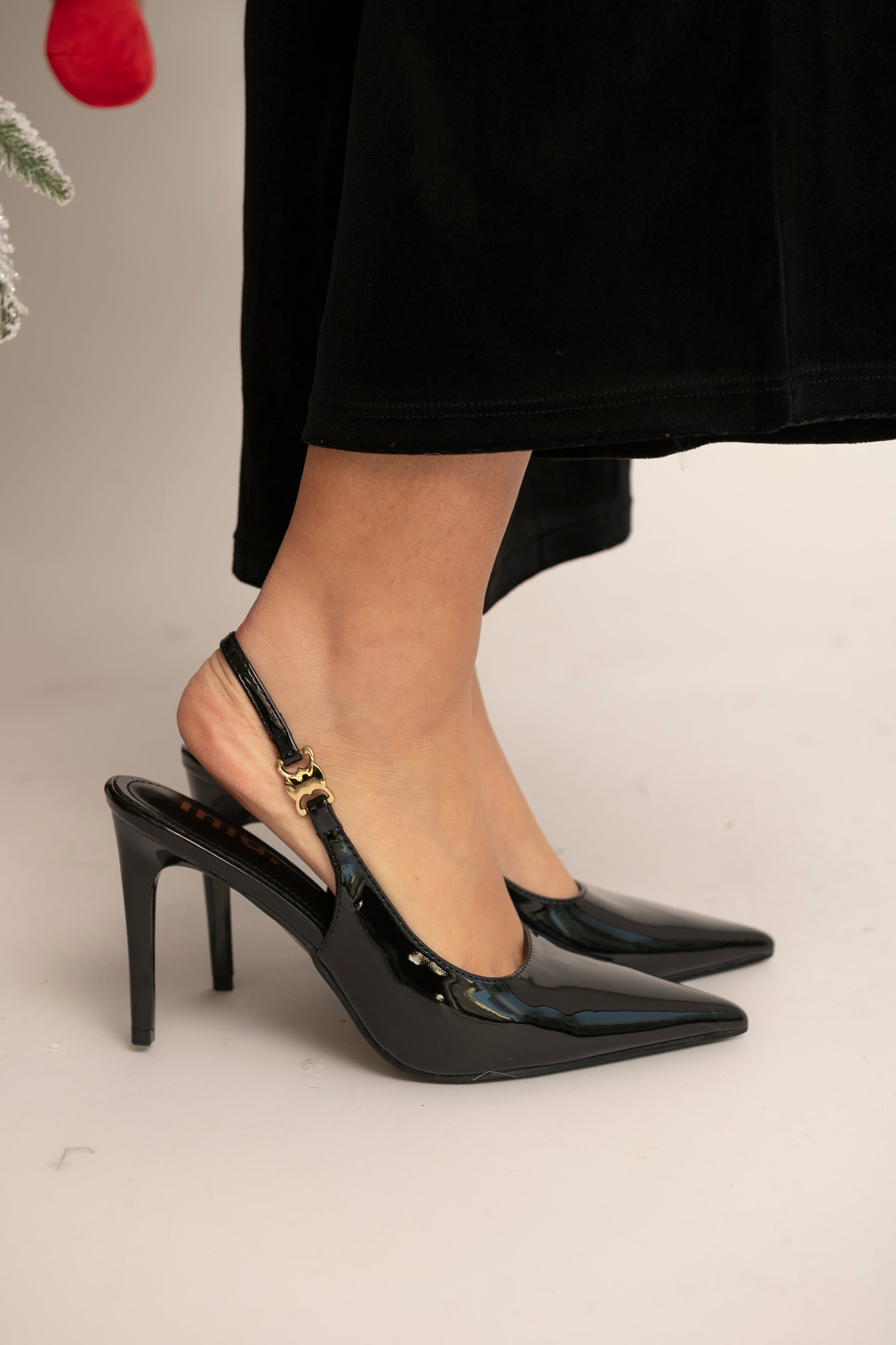 Décolleté con dettaglio gold