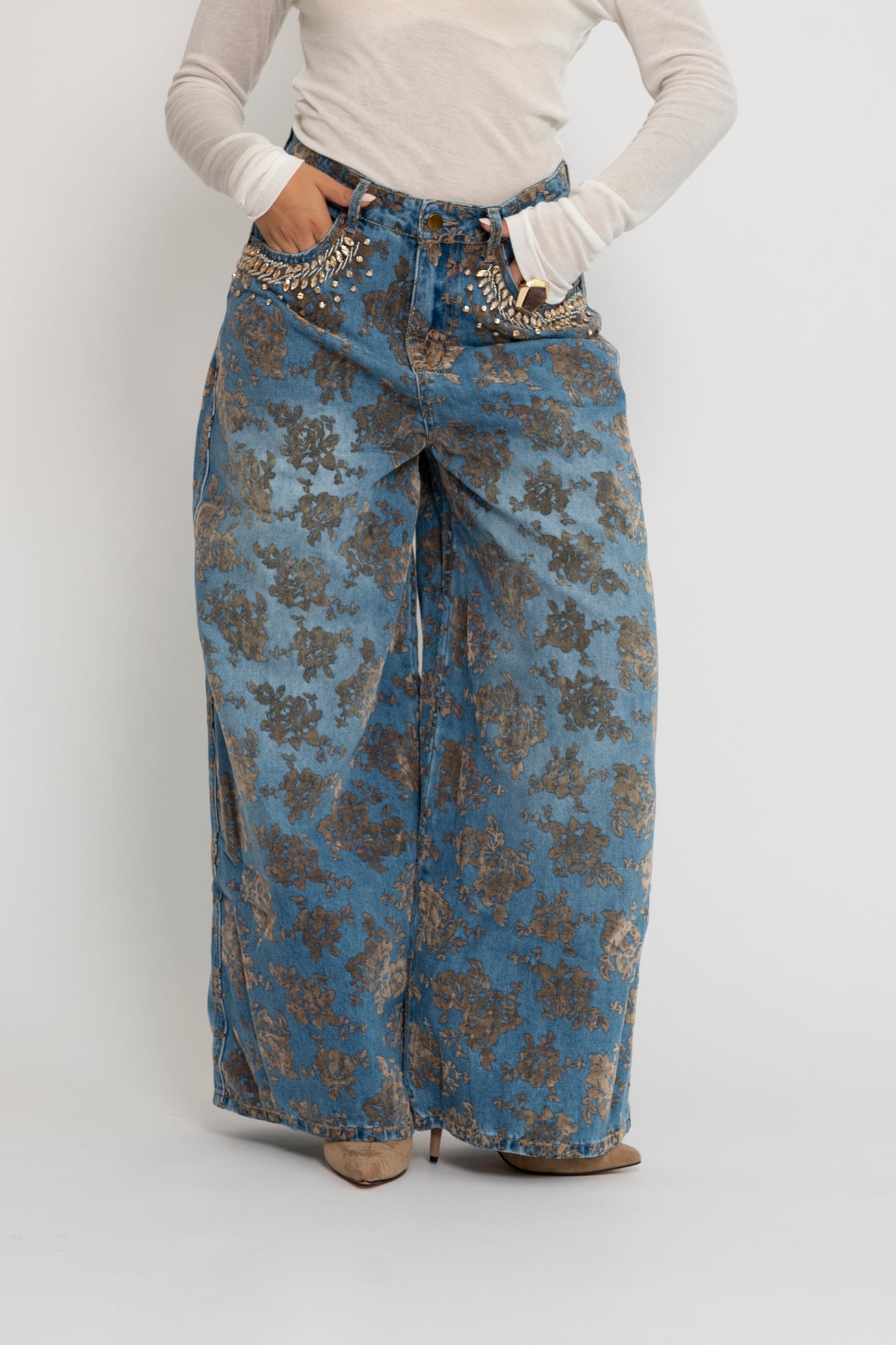 Jeans ghirigori e strass