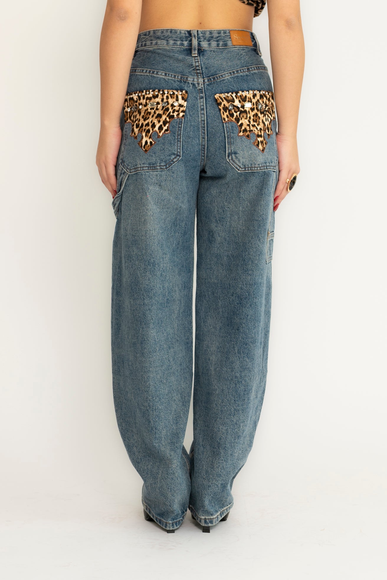 Jeans balloon con dettagli animalier