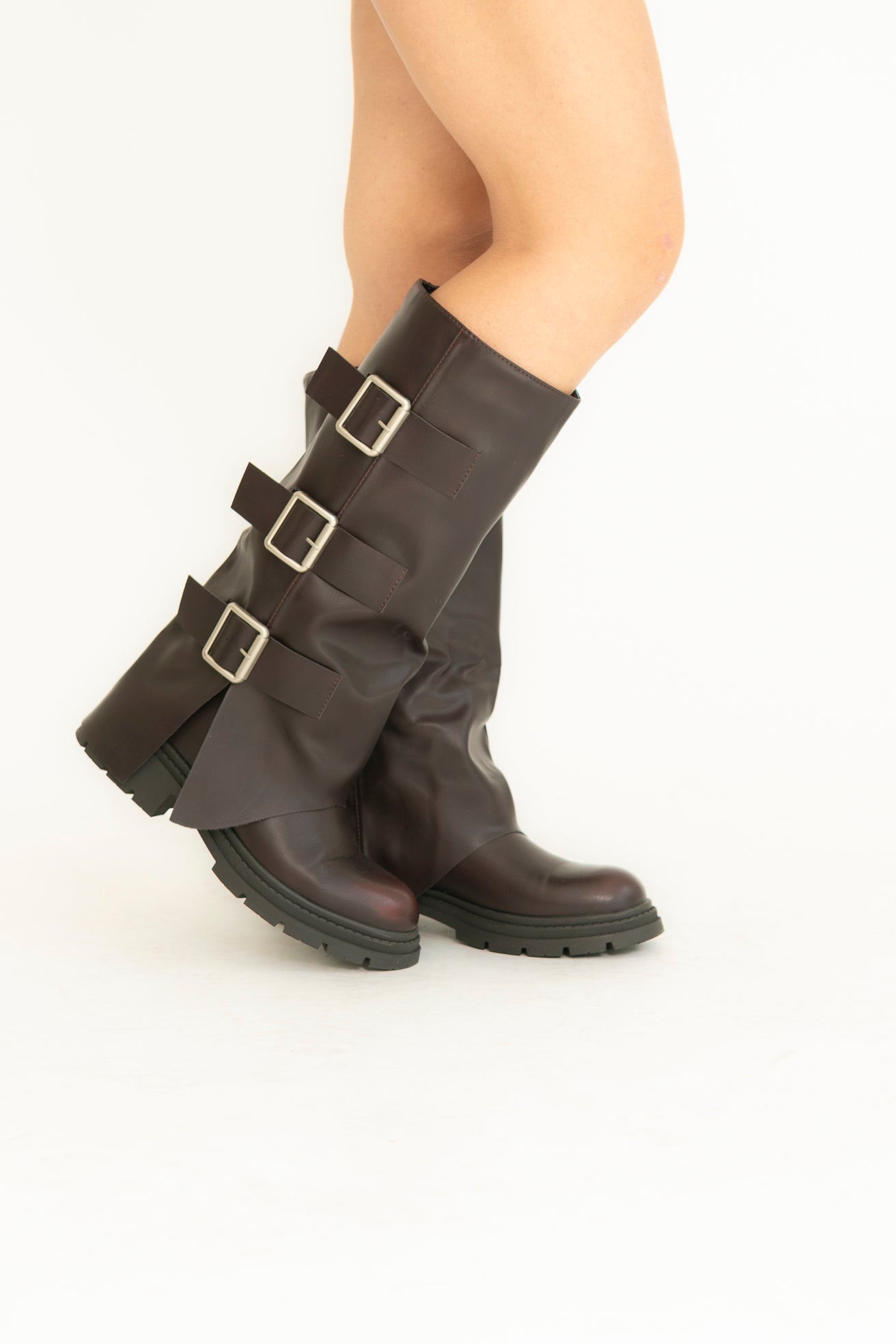 Stivale multi fibbie bordeaux