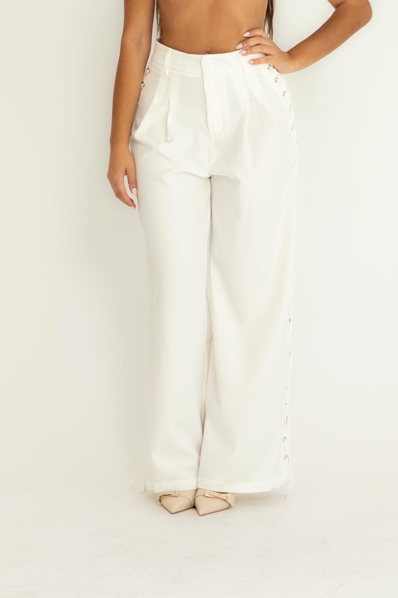 Pantalone con stringhe