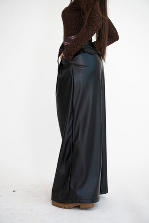 Pantalone in ecopelle cravatta