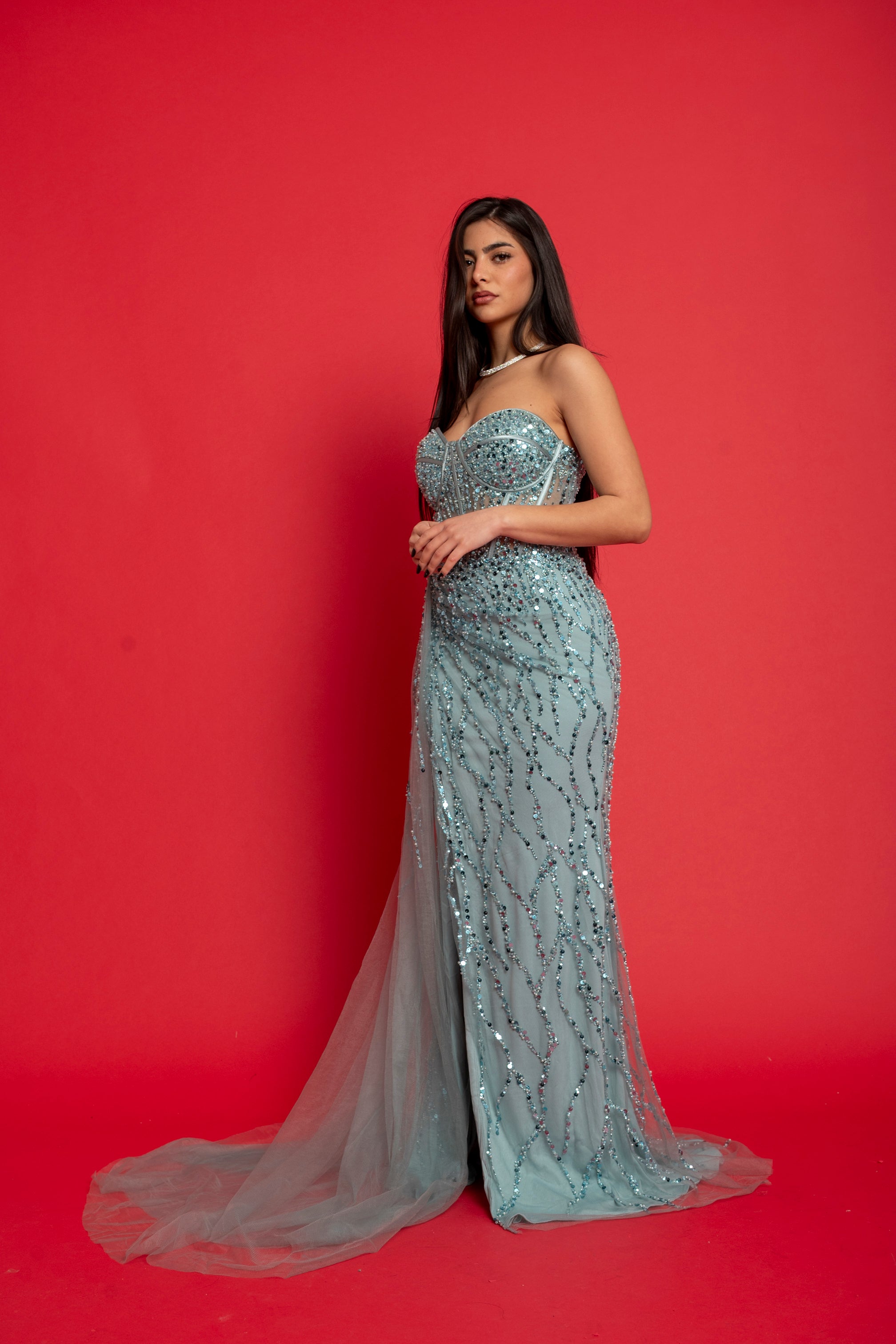 Abito cerimonia con perline e paillettes