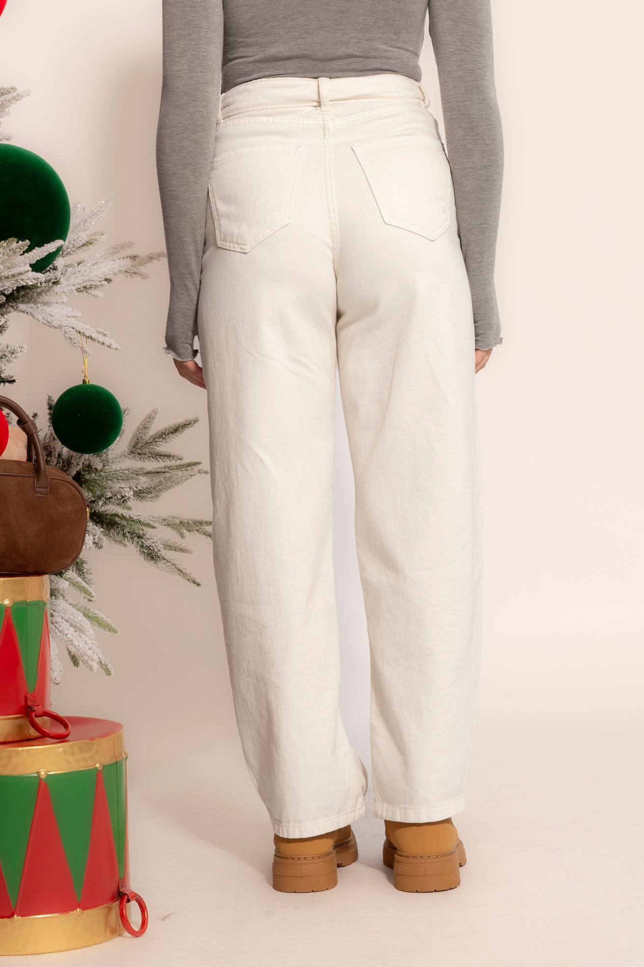 Jeans con risvolto in vita panna