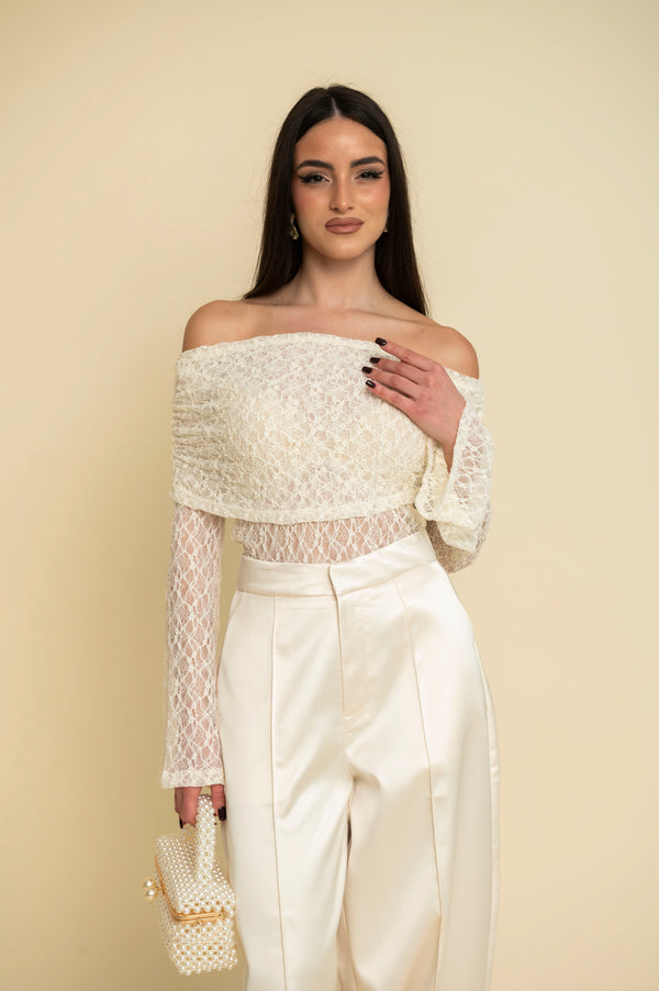 Maglia ricamata scollo a barca