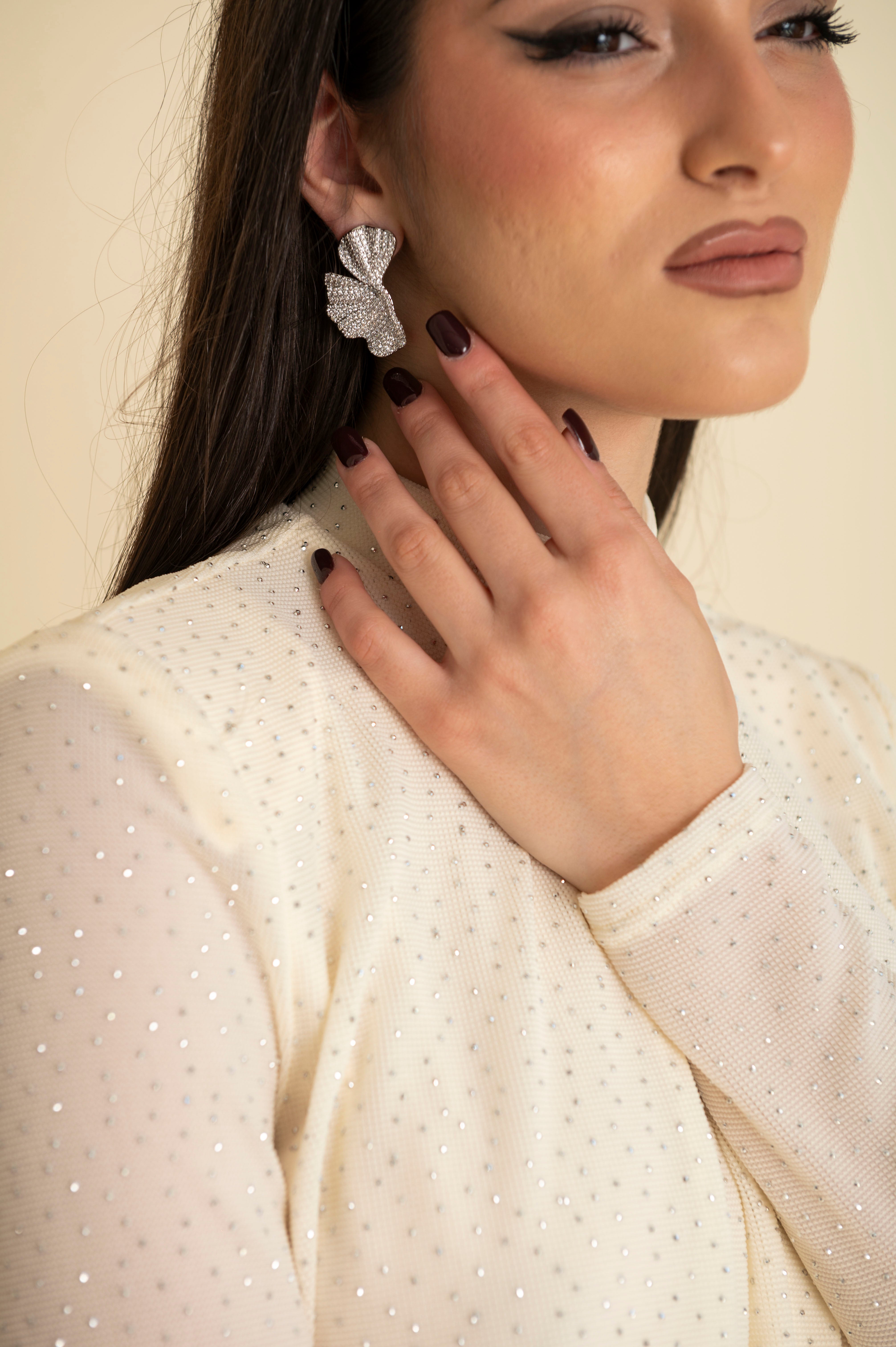 Orecchini metà fiore strass