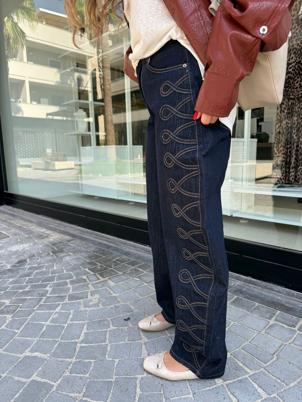 Jeans ballon ricami laterali