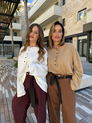 Maglia long sleeve in lana rasata con bottoncini