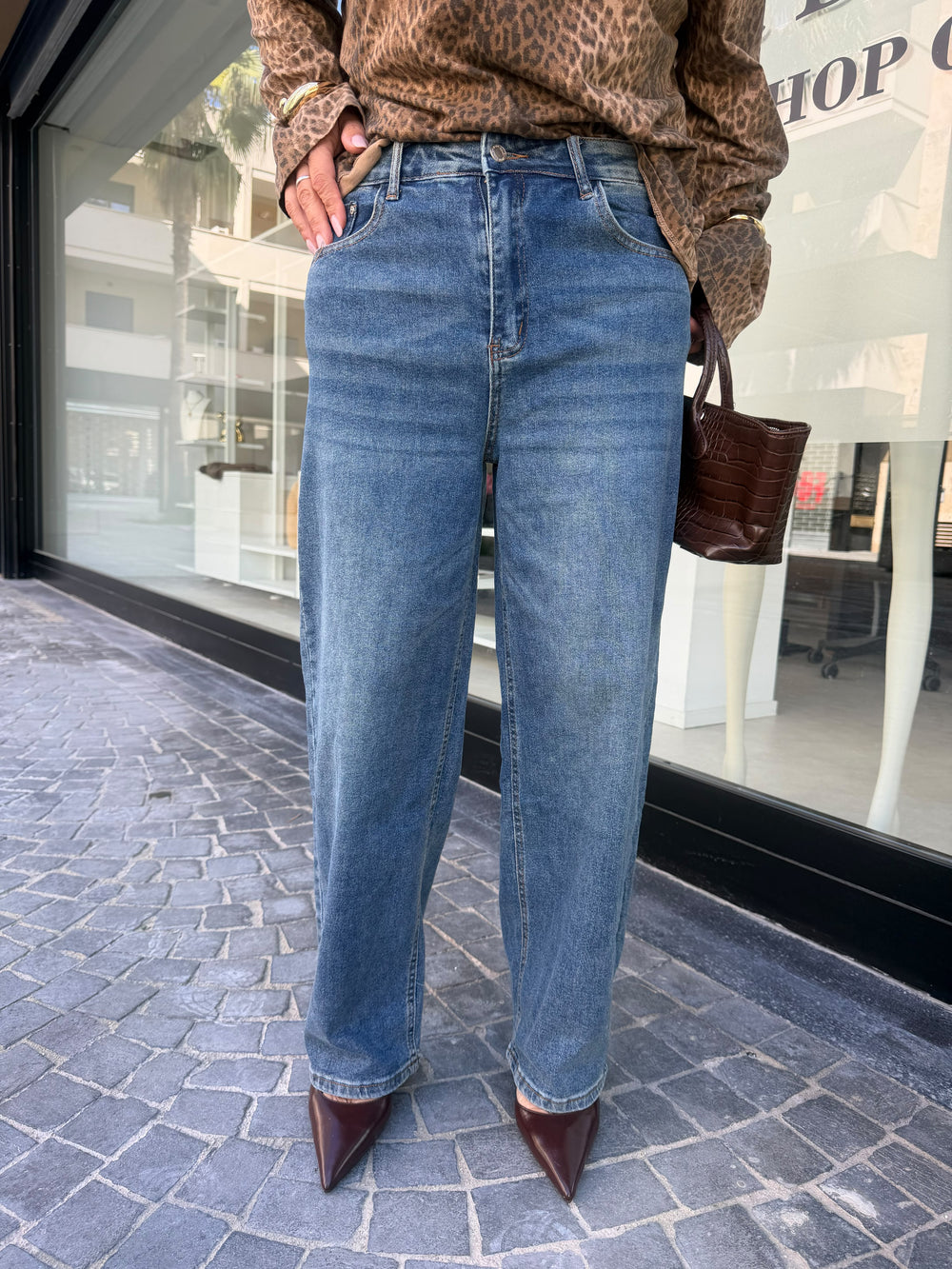 Jeans ballon chiaro tasca in pelle