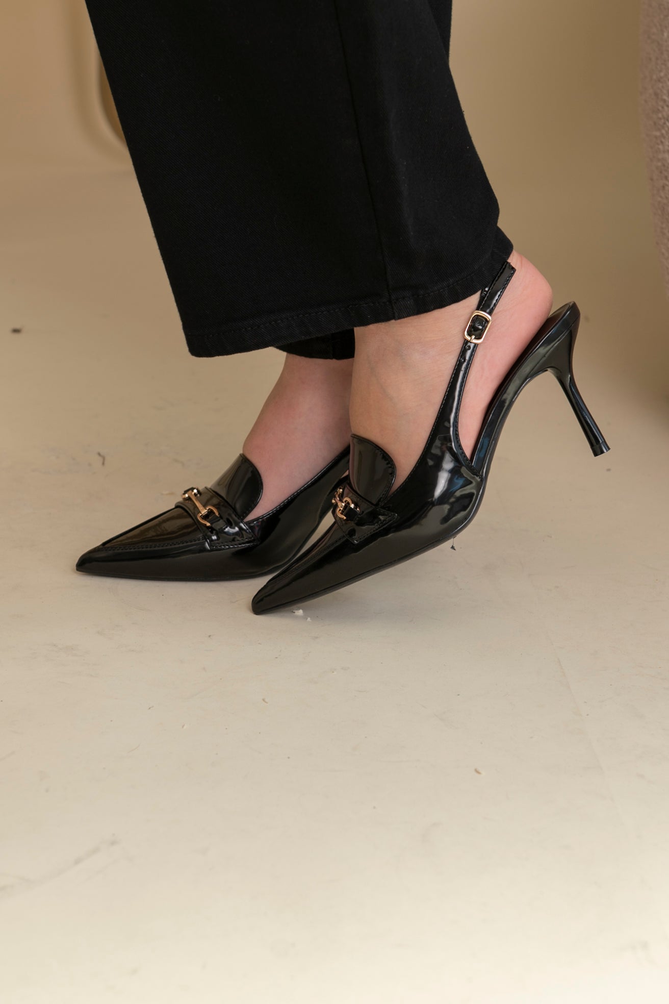 Décolleté con dettaglio gold