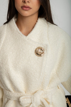 Cappotto boucle con dettaglio gold