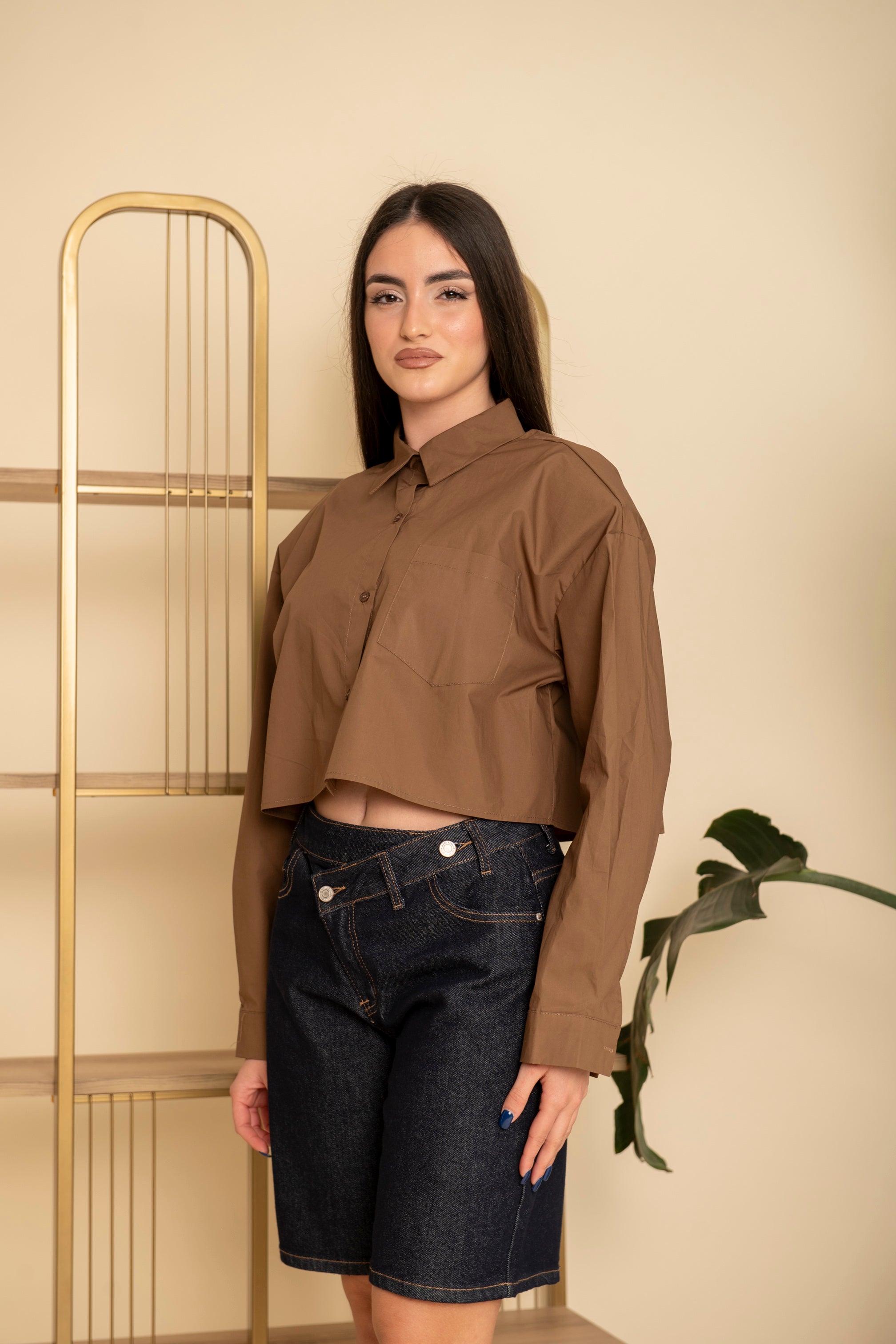 Camicia crop con spalline