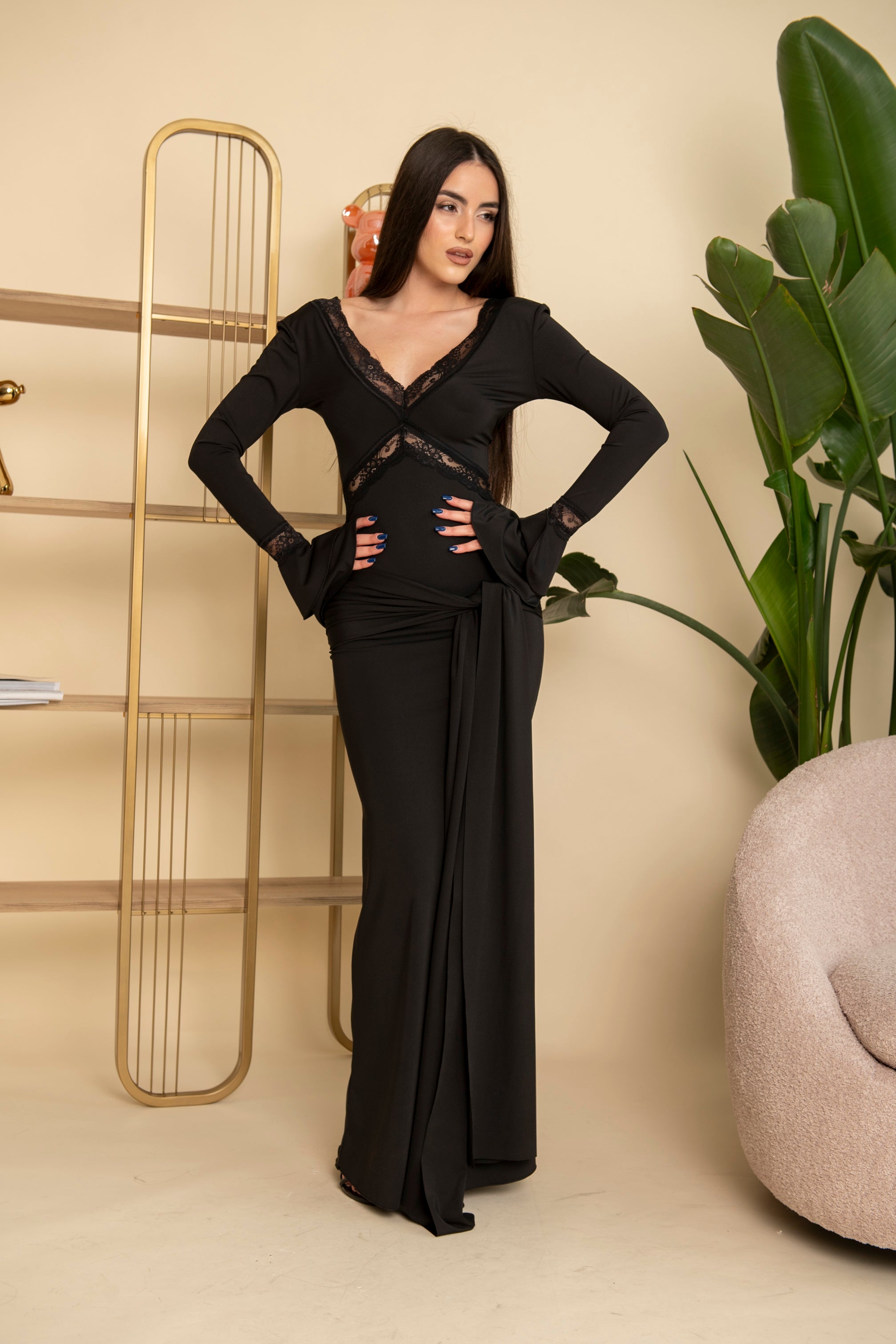 Abito con dettagli in pizzo