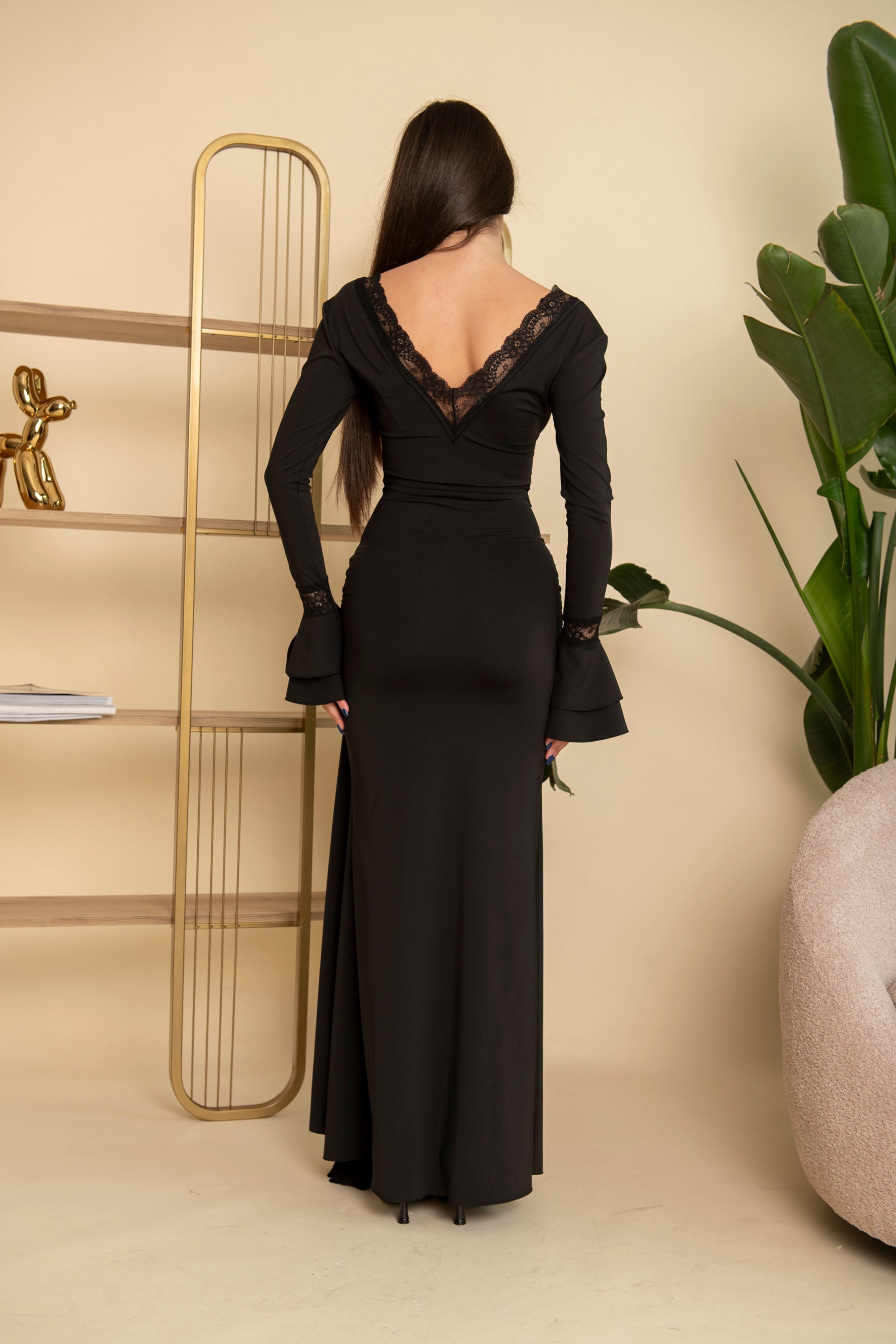 Abito con dettagli in pizzo