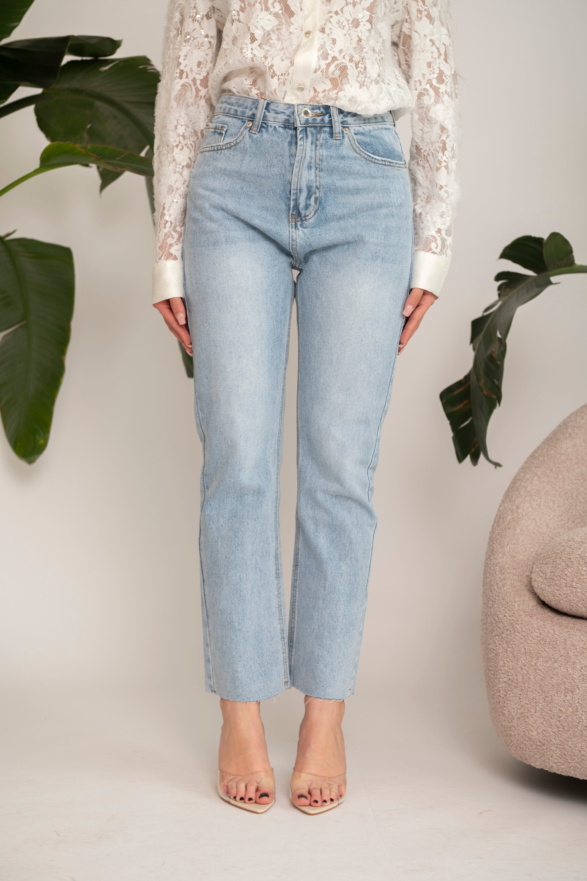 Jeans mom fit taglio vivo