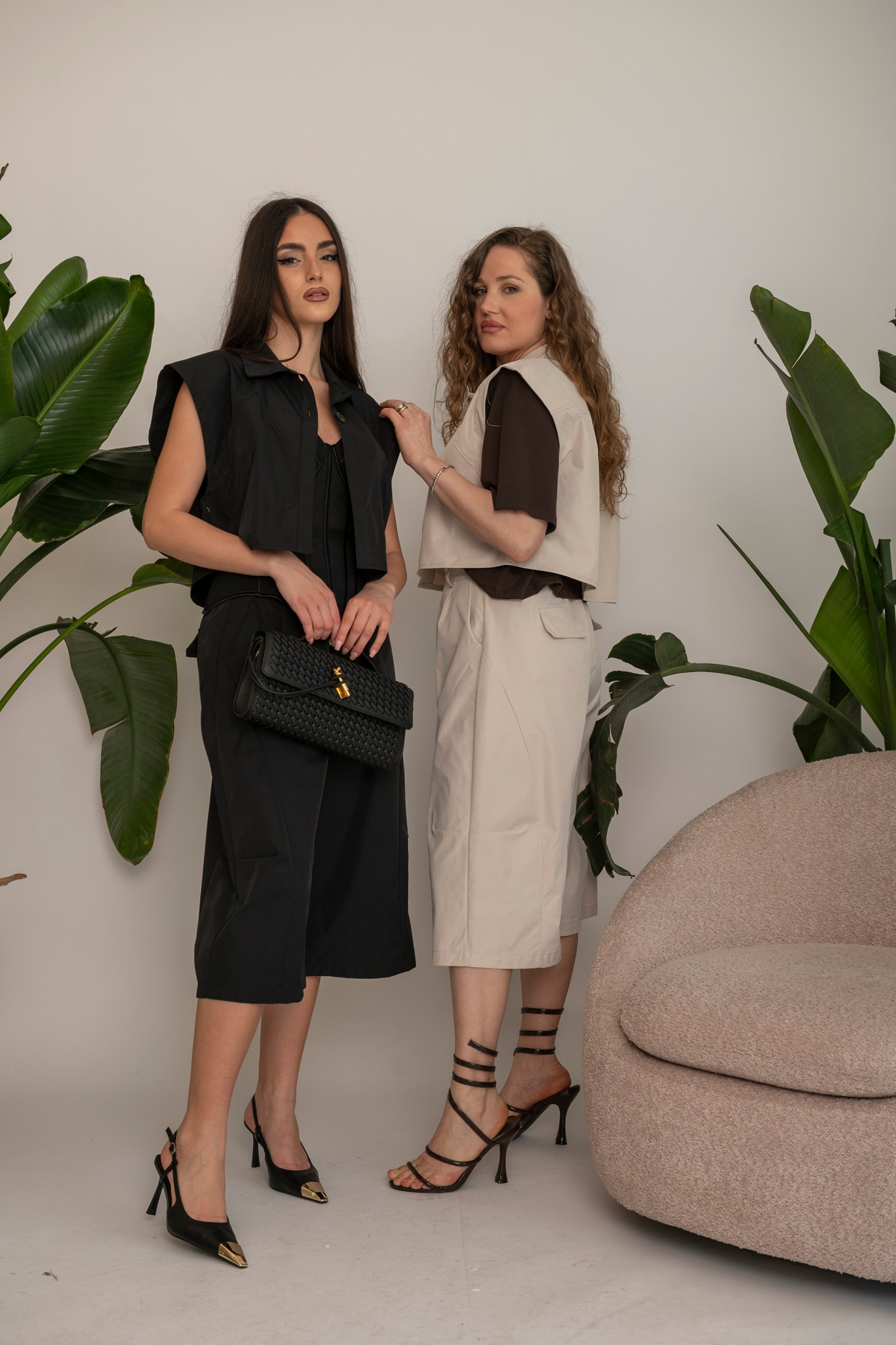 Cordset con gilet e bermuda