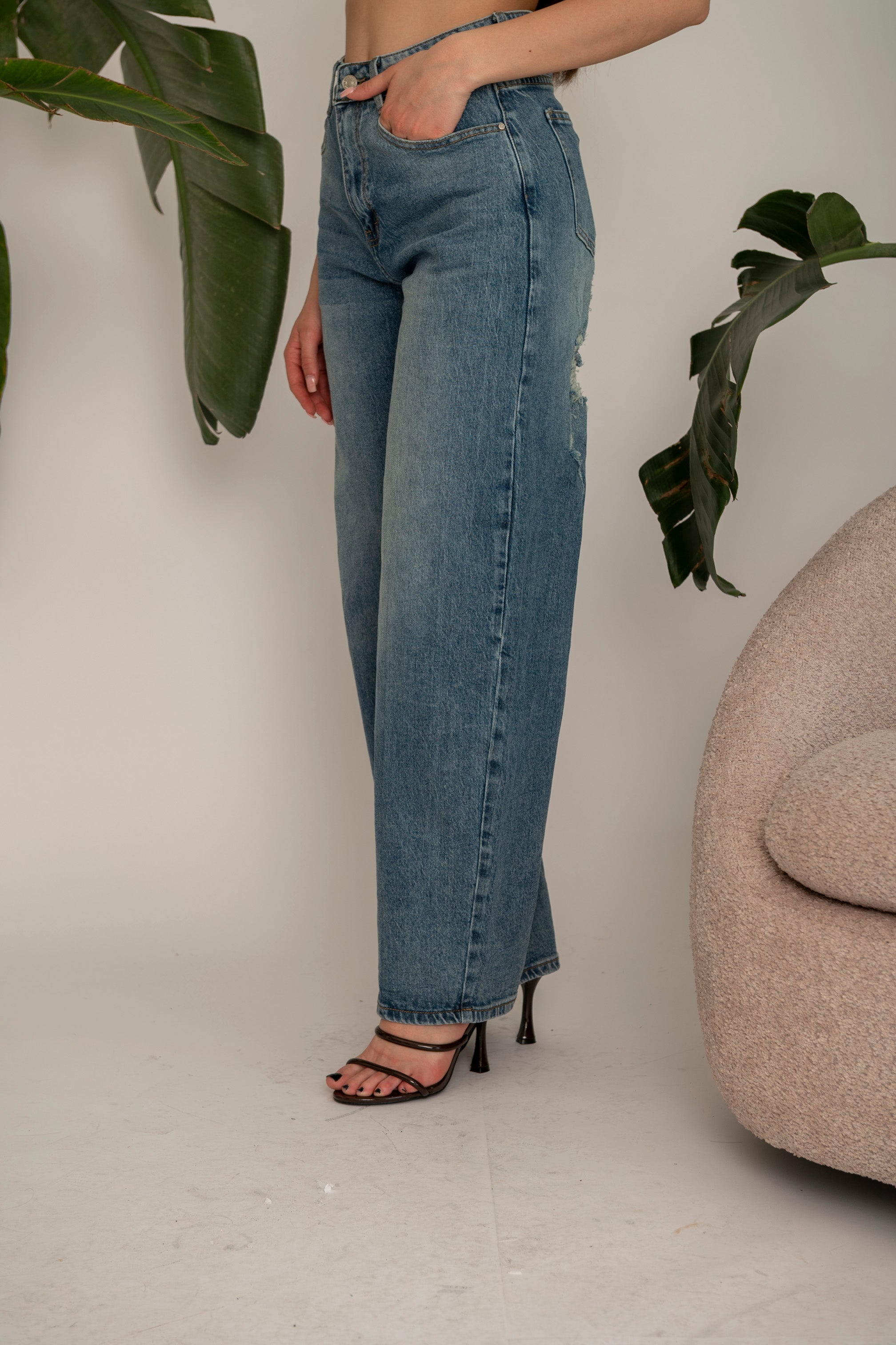 Jeans con strappi sul retro