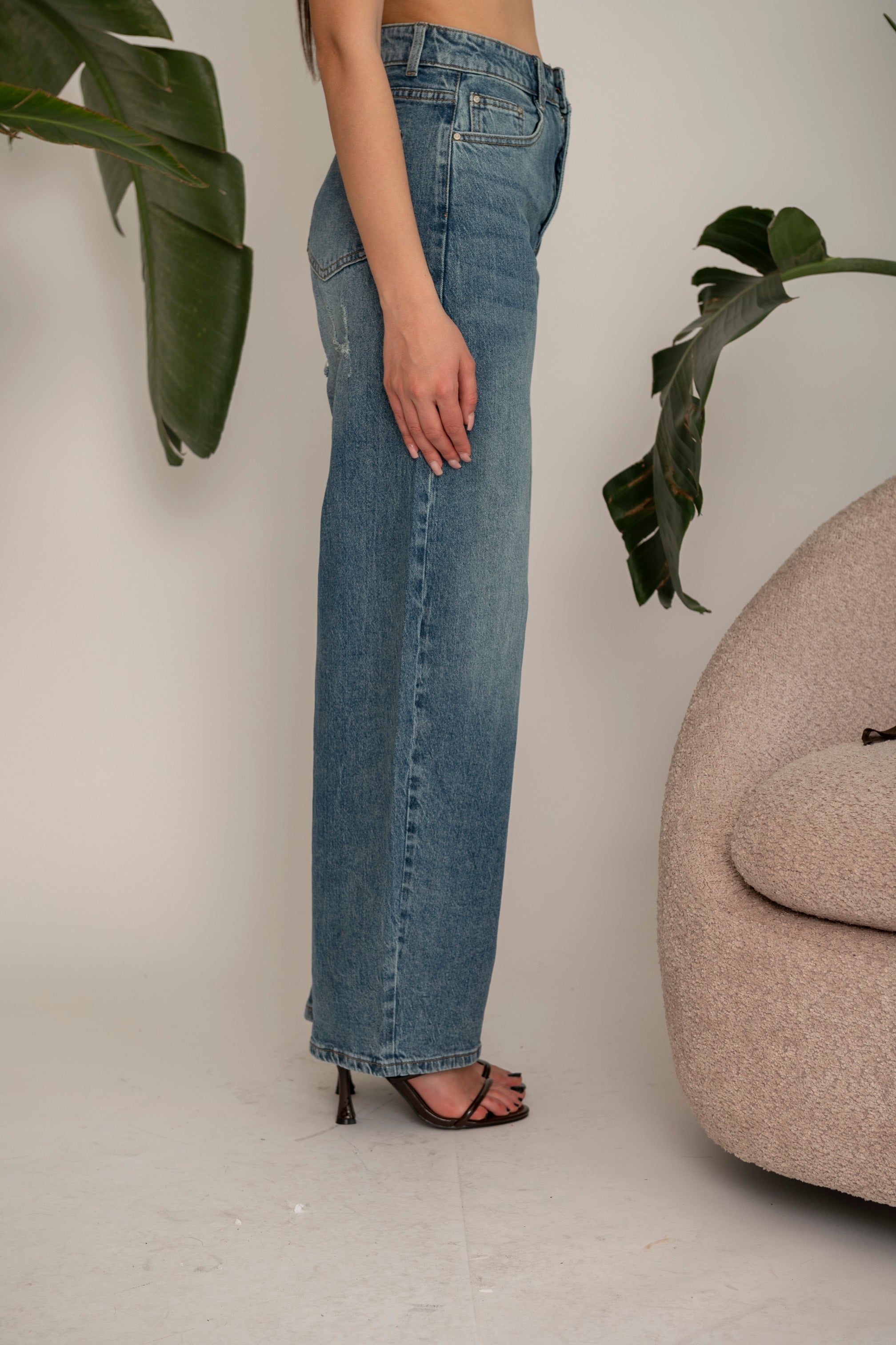 Jeans con strappi sul retro