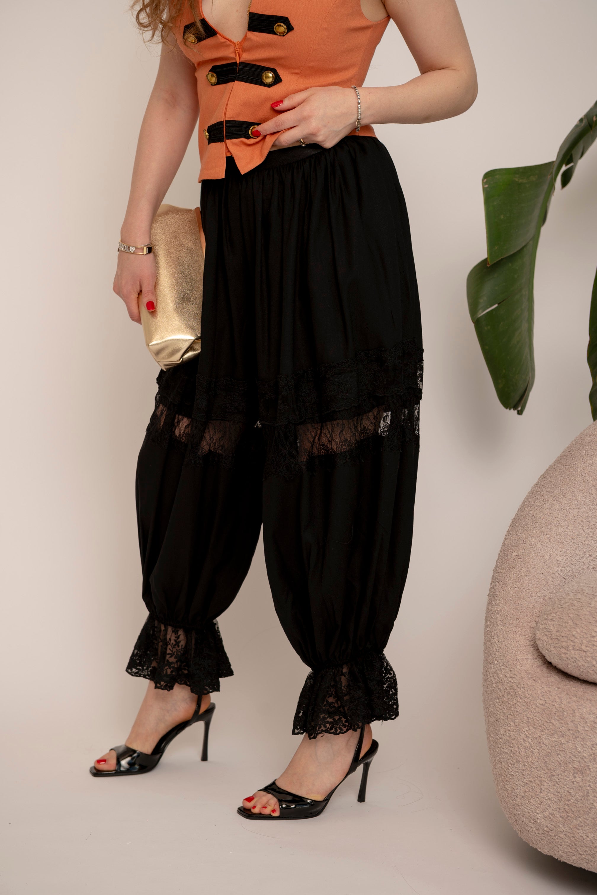 Pantalone don dettagli in pizzo