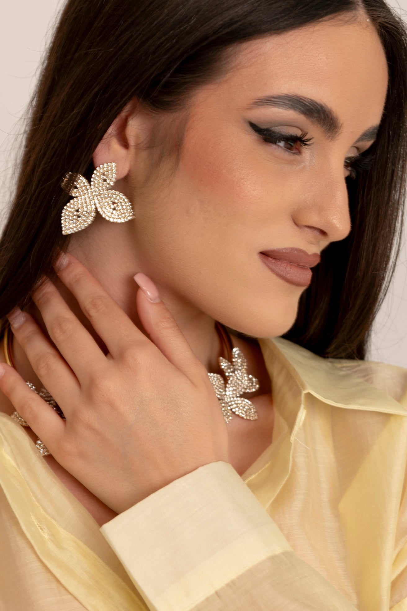 Orecchino fiore strass