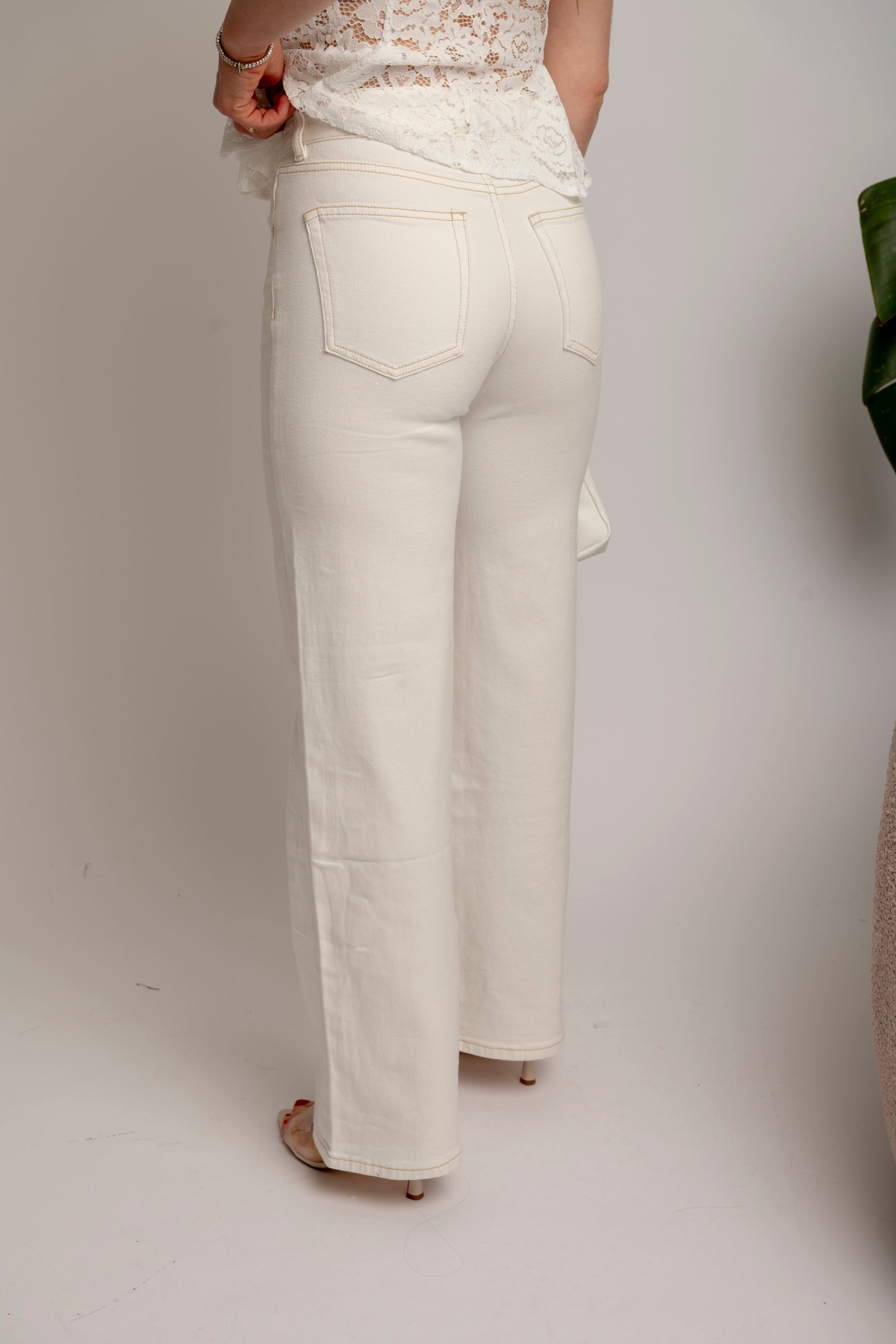Jeans palazzo panna con cuciture camel