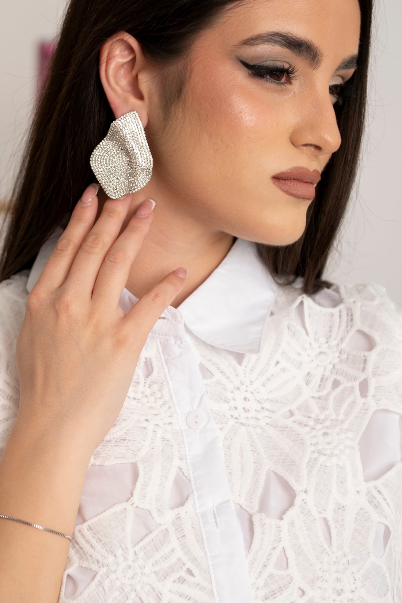 Orecchini ondulati strass