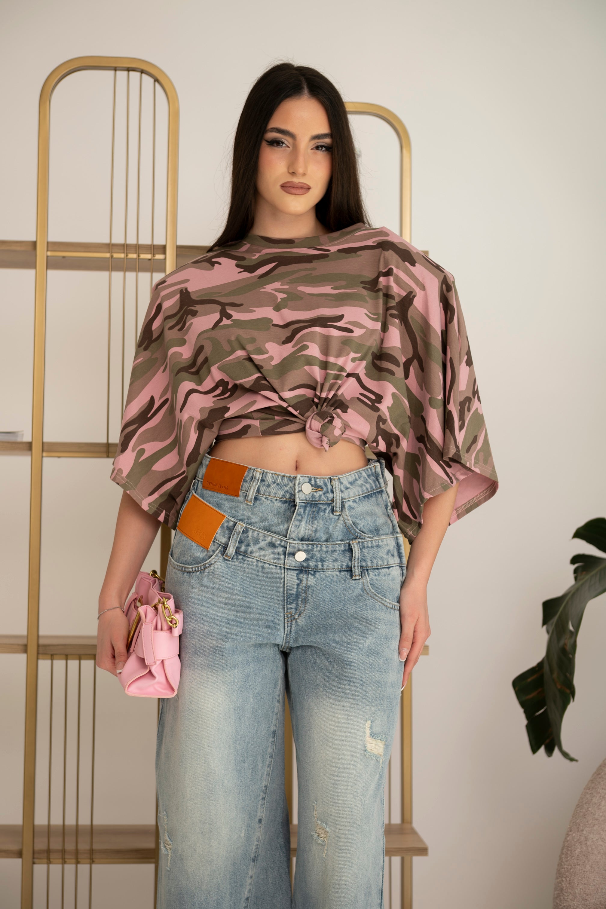 T-shirt crop mimetica pink