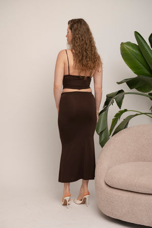 Cordset top a triangolo e gonna tubino midi