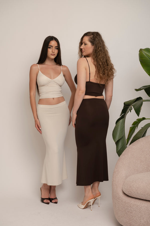 Cordset top a triangolo e gonna tubino midi