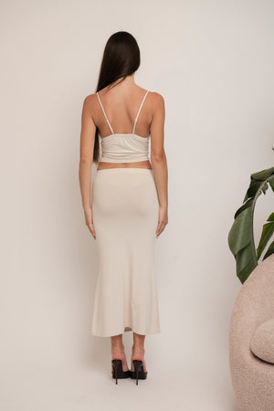 Cordset top a triangolo e gonna tubino midi