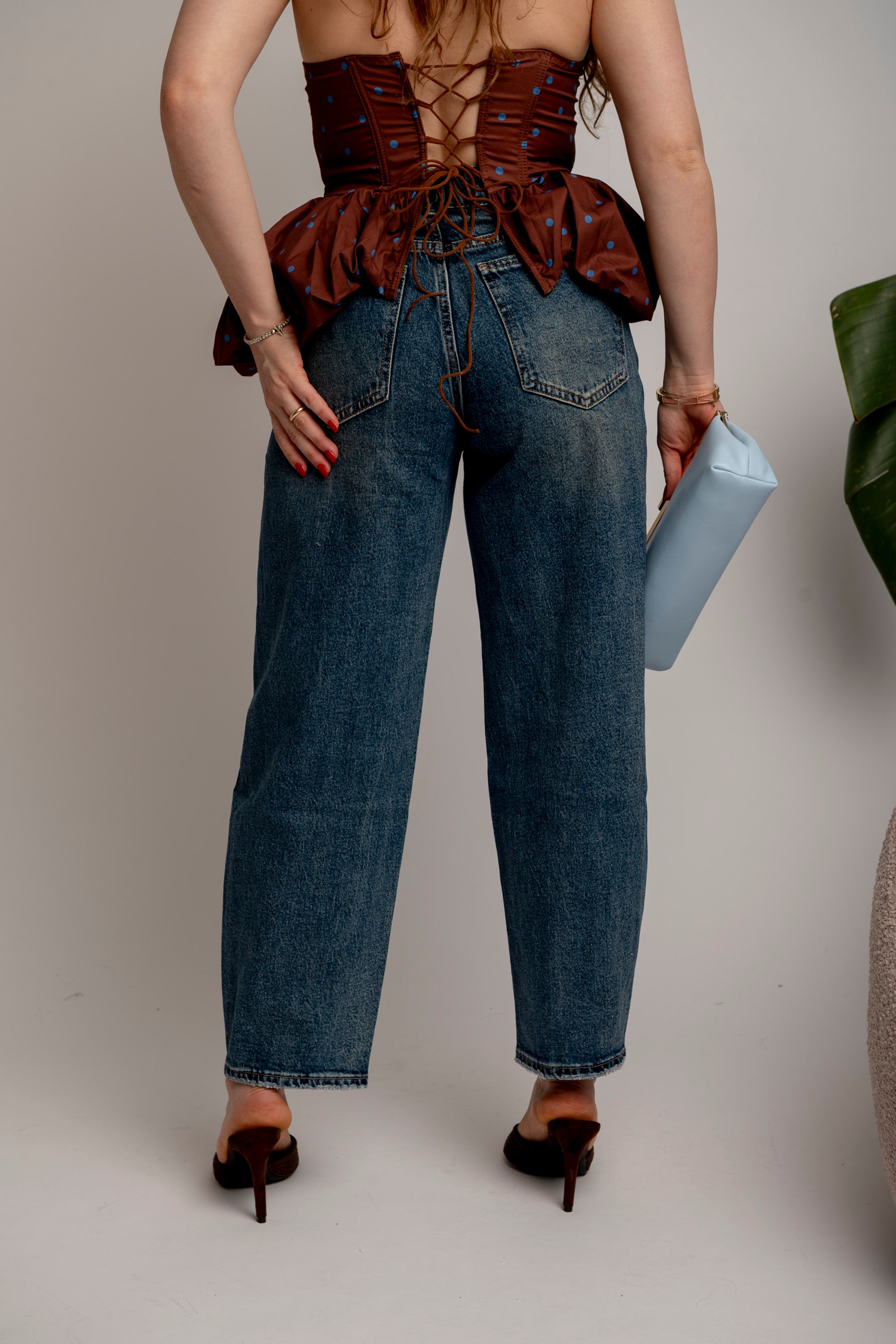 Jeans sabbiato scuro mom fit